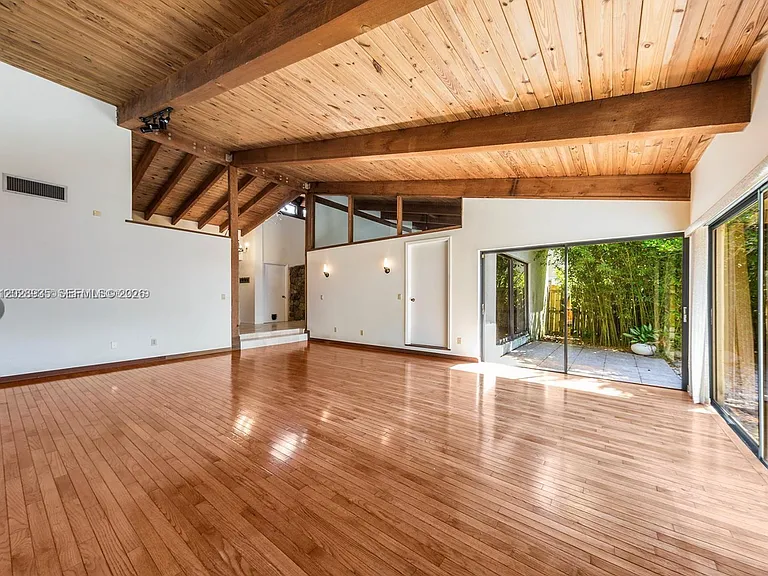 9055 SW 78th Ct — Photo 2
