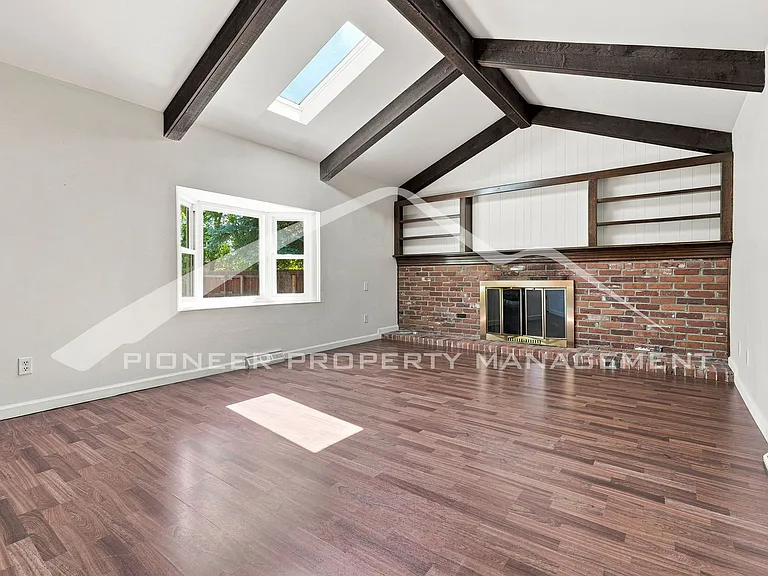 2896 S Paris St — Photo 8