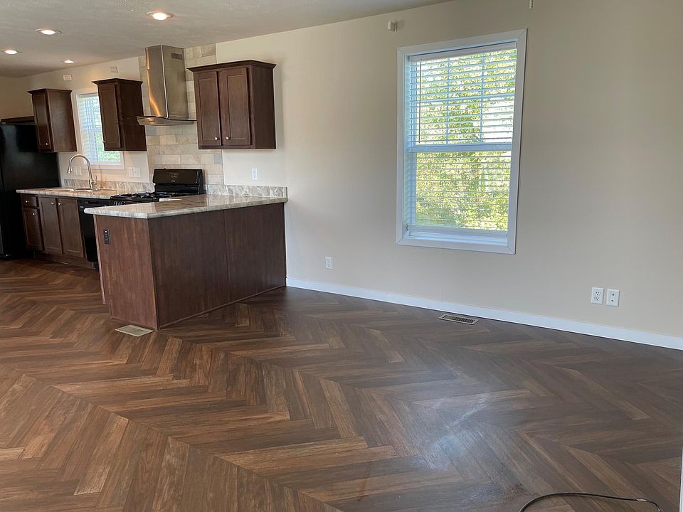 2nd image of 1441 Revolution Dr