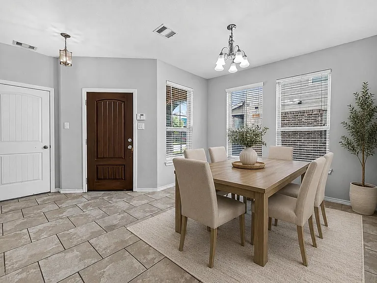 1326 Seagler Pond Ln — Photo 4