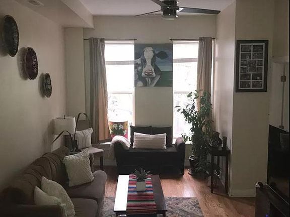 2nd image of 1452 W Huron St #1F