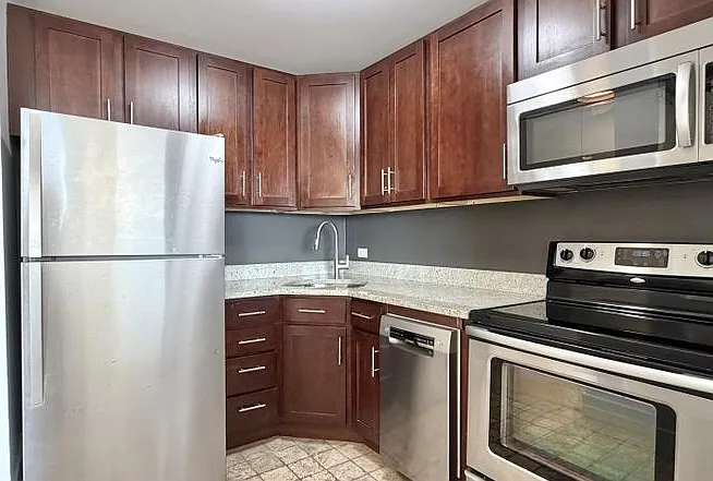 3930 N Pine Grove Ave #1708 — Photo 16