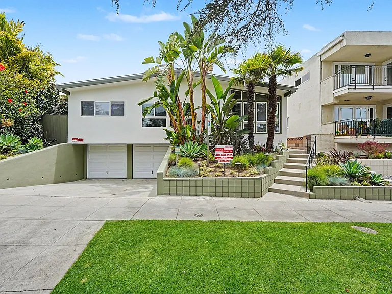 827 15th St - steps to Montana Ave in Santa Monica! — Photo 25
