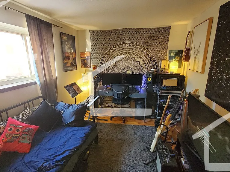 245 Kelton St #14 — Photo 4