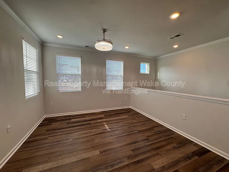 410 Odham Ln — Photo 5