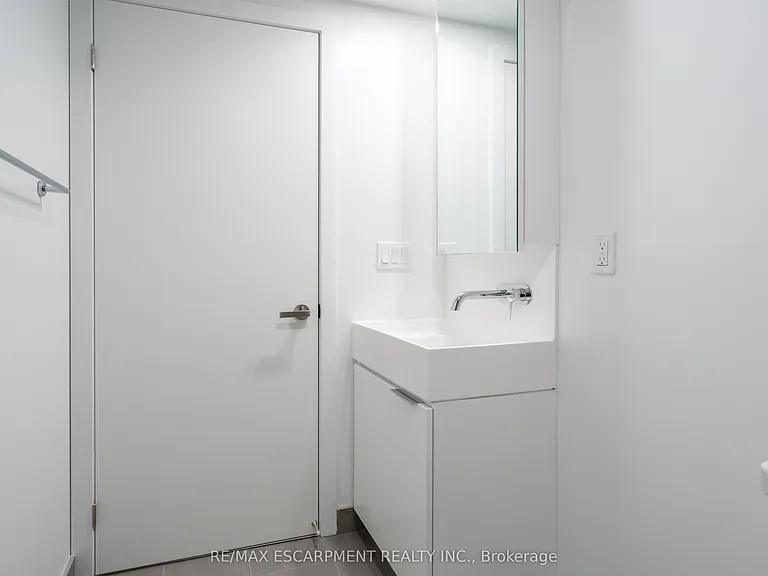 370 Martha St #309 — Photo 16