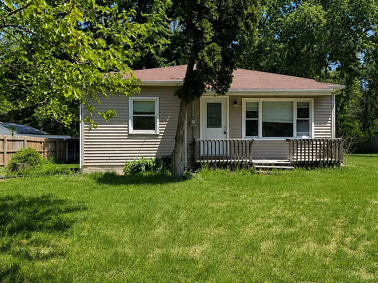 3412 2nd St — Photo 2