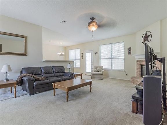 3rd image of 4017 Cypress Gardens Dr