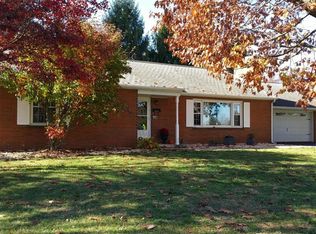 6390 Cottage Ave, East Petersburg, PA 17520