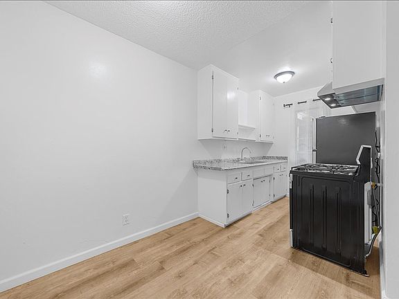 3rd image of 1850 Gardenia Ave APT 4