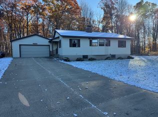 2512 S Sportsman Dr, White Cloud, MI 49349