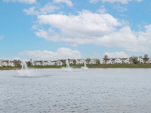 3rd image of 525 Silverstone Dr #525