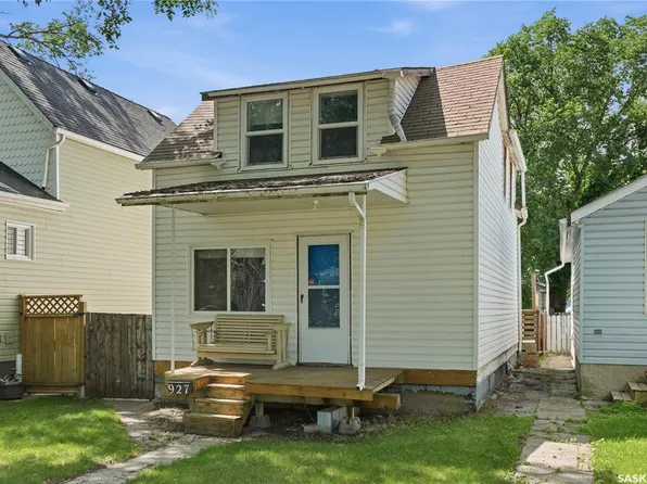927 4th AVENUE N, Saskatoon, SK S7K 2N5