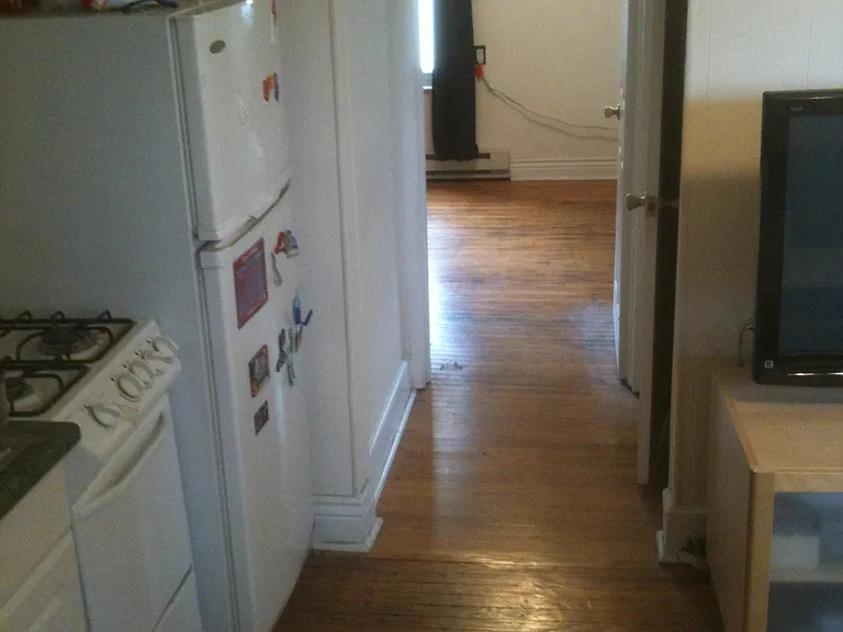 1539 Spring Garden St #3 — Photo 3
