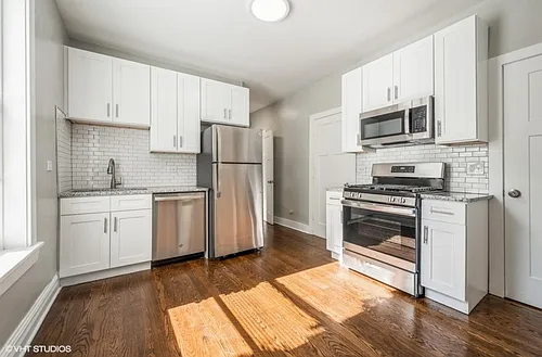 2045 N Winchester Ave #2E Photo 1