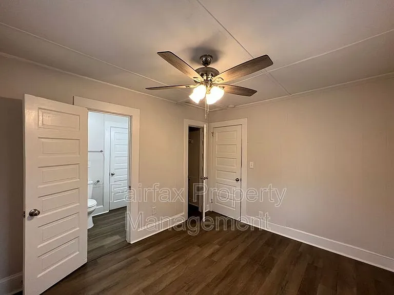 215 Temple Ave — Photo 15