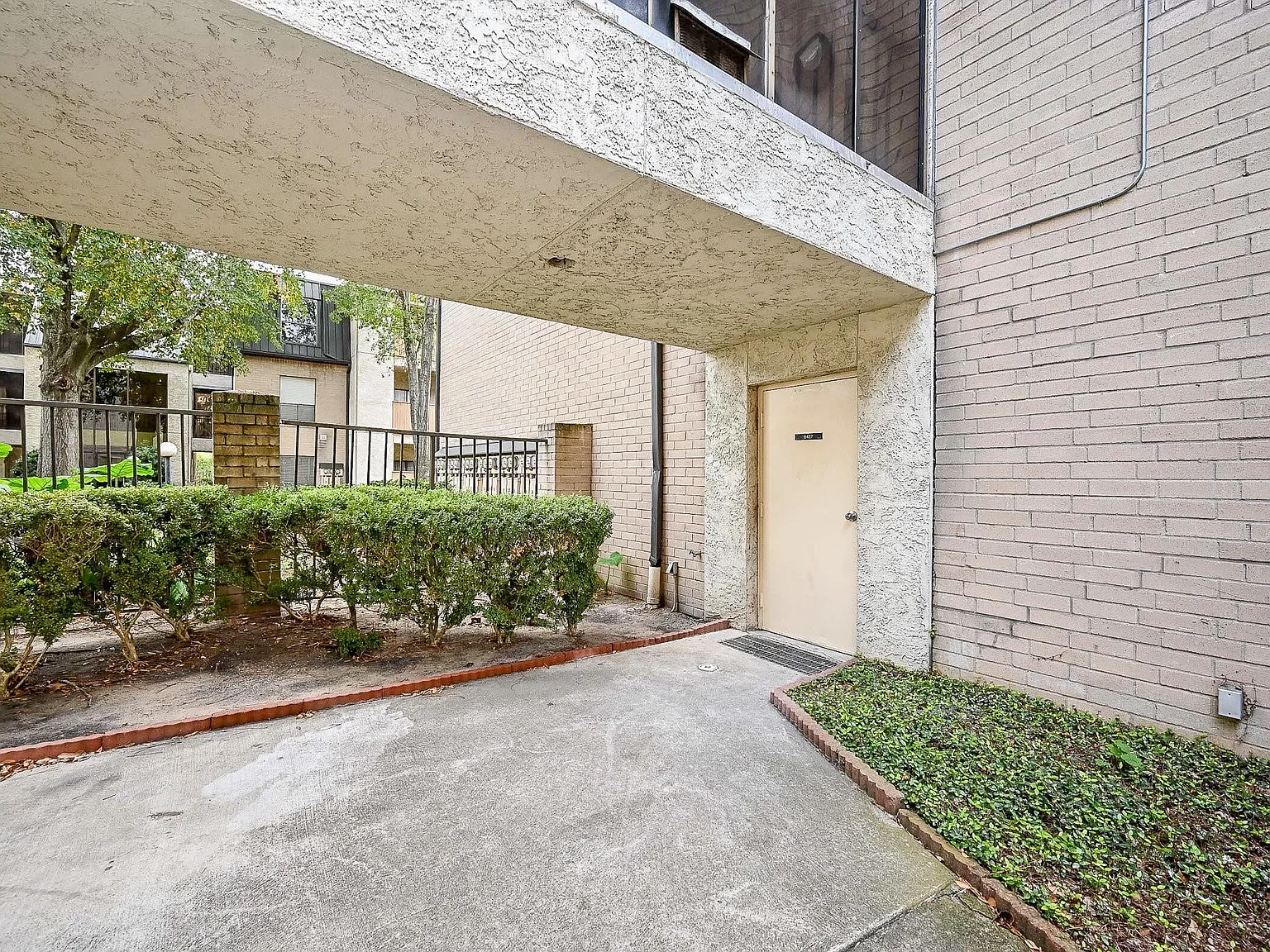 2 bed, 2.0 bath, 1092 sqft, $1,400 — Photo 3
