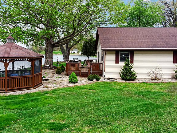 5th image of 1588 W Severs Rd