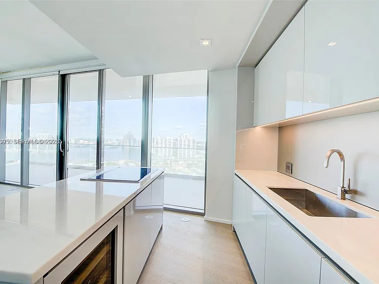 18975 Collins Ave #2205 — Photo 7