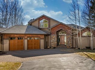 19244 Green Lakes Loop, Bend, OR 97702