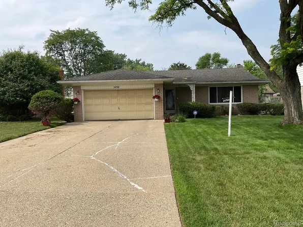 24760 N Thorndyke St W, Southfield, MI 48033