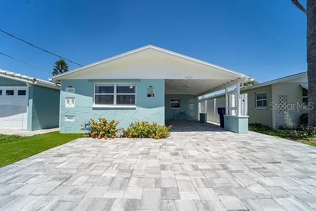 4825 Floramar Ter