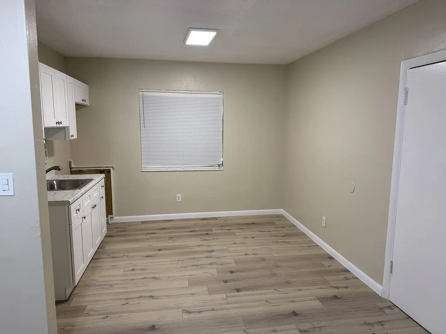 2 bed, 1.0 bath, 686 sqft, $1,800 — Photo 3