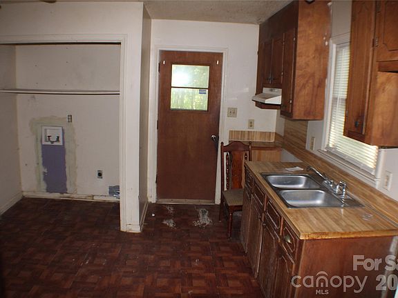 5th image of 6782 Glover Ln