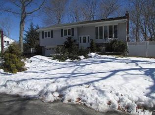 143 Jackson Ave S, Saint James, NY