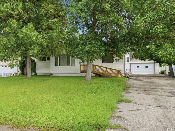 335 Broad STREET, Lumsden, SK S0G 3C0
