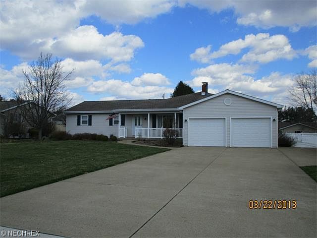 1st image of 452 W Lawndale Pl