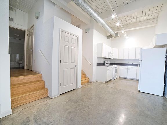 4th image of 2860 Detroit Ave APT 206