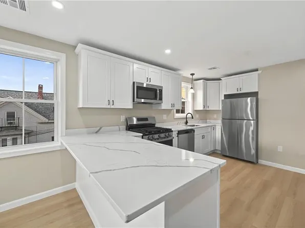 22 Burnside St, Providence, RI 02905