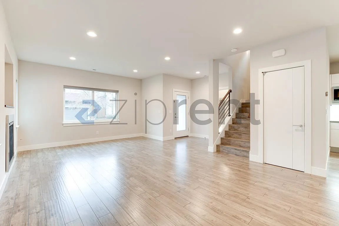 3 bed, 2.5 bath, 2222 sqft, $3,500 — Photo 4