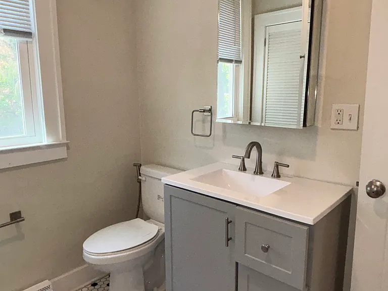 295 E Chestnut St #1 — Photo 8