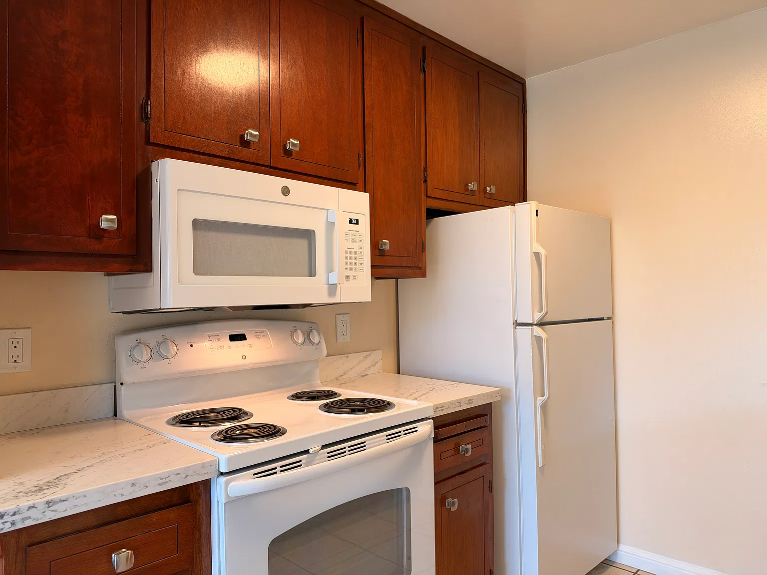 2019 Parrott Dr — Photo 3