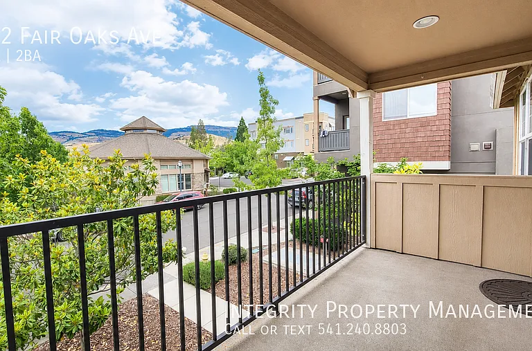 562 Fair Oaks Ave — Photo 14