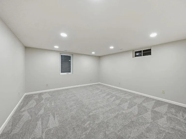 241 Wedgewood Dr — Photo 10