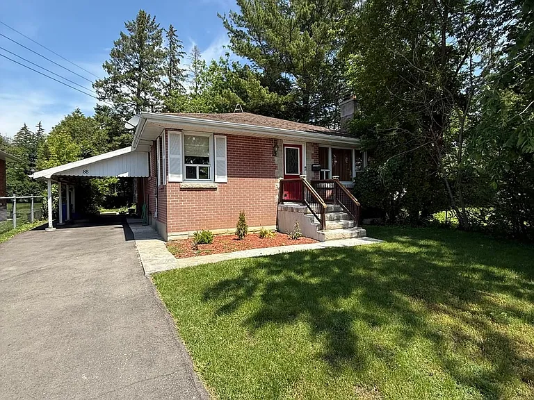 88 Crestview Ave — Photo 2