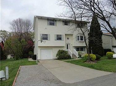 2nd image of 120 Persimmon Pl