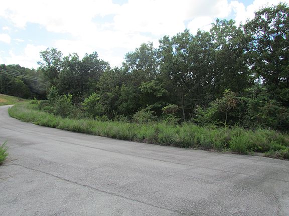 4th image of Emerald Isle Dr