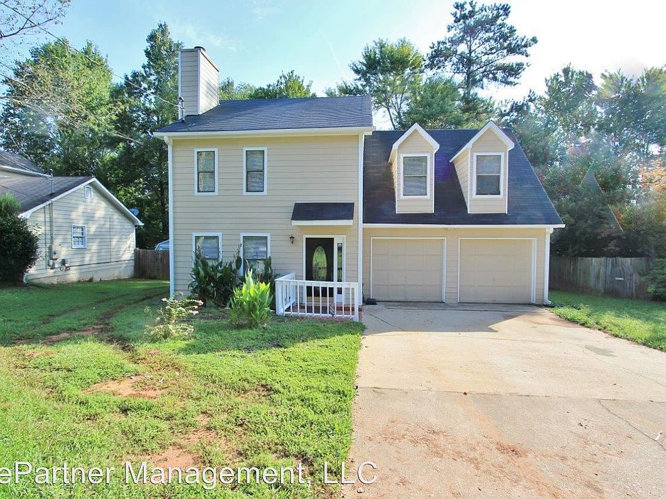 1st image of 670 Carriage Ln