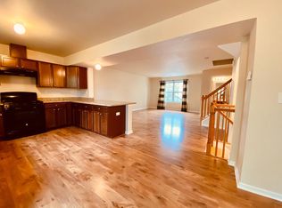 9 Ronald Dr, Somerset, NJ 08873