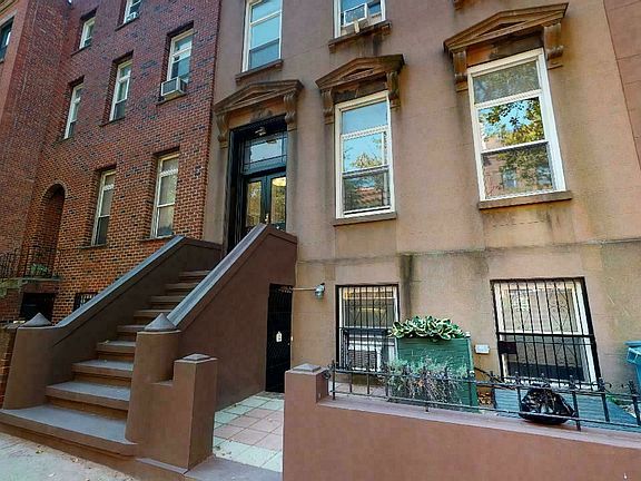 2nd image of 260 Union St APT 1