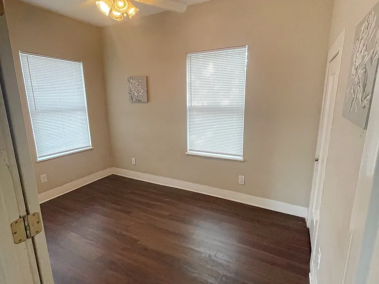 1425 Quintana Rd #1 — Photo 4