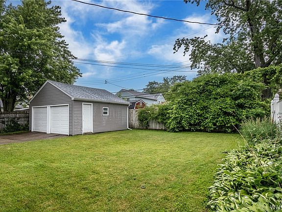 4th image of 229 Dalton Dr