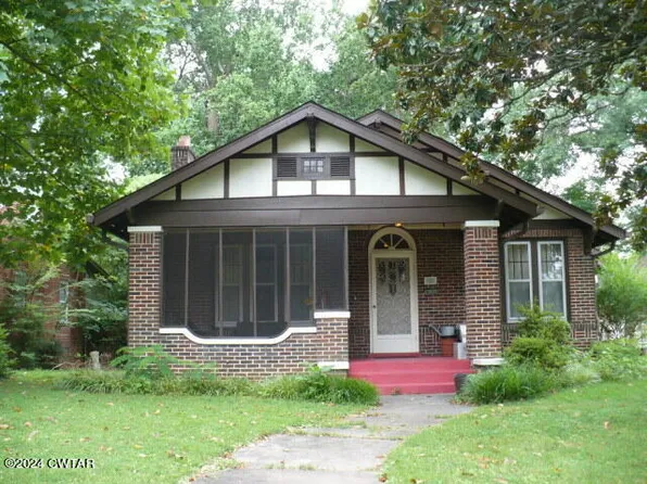 210 Fairmont Ave, Jackson, TN 38301