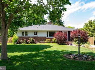 1904 Jamestown Rd, Alexandria, VA 22308