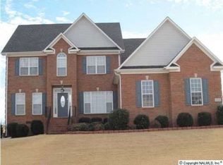 210 Twin Lakes Dr, New Market, AL 35761