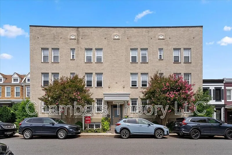 Building Photo - 739 Newton Pl NW #T1